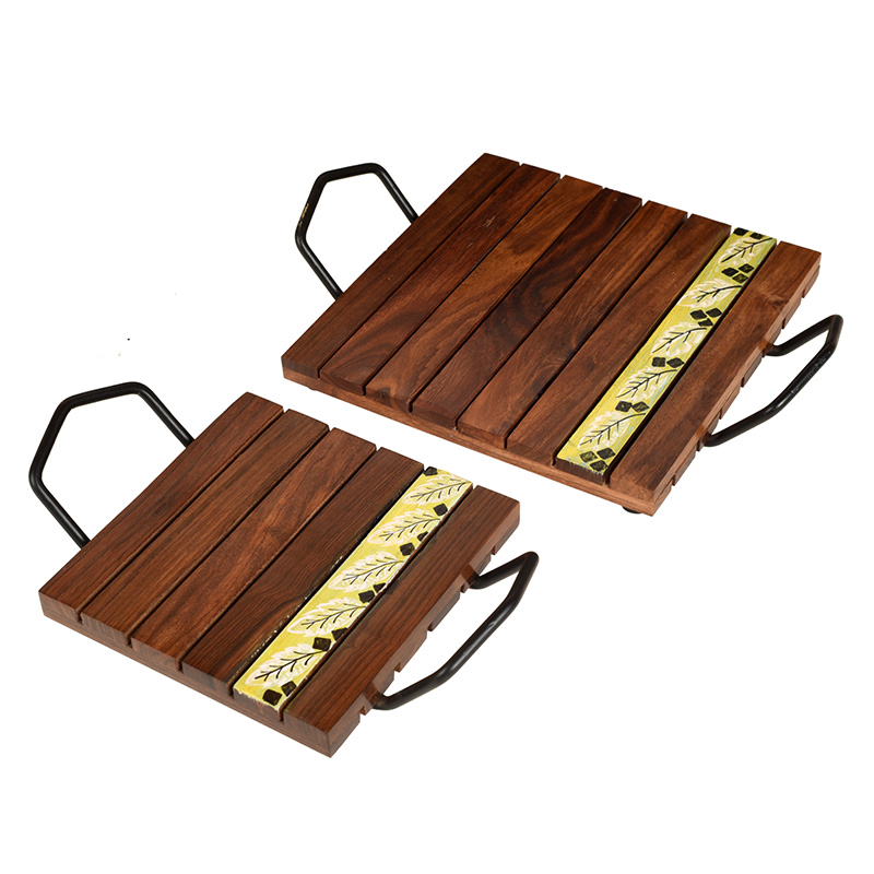 Moorni â€˜Leaf of Natureâ€™ Snacking Trays in Rosewood - Set of 2