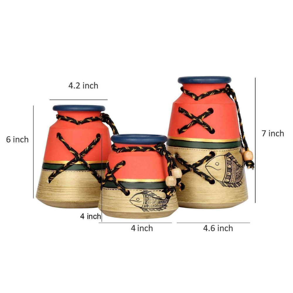 Moorni Earthen Vase in Knitted Pattern with Madhubani Art