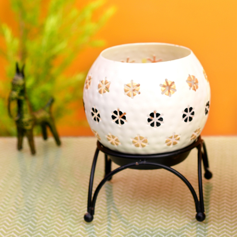 Moorni Tealight White Polka Style with Metal Stand